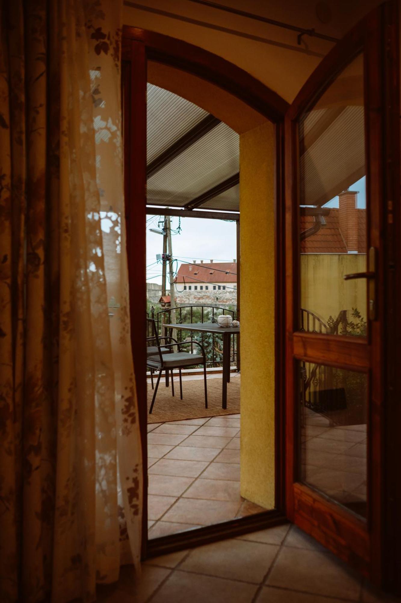 Kiralyszeke Apartman Eger Exterior photo